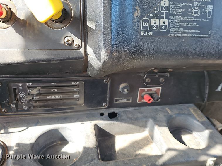 image for item NT9912 1988 International F9370  grain truck with trailer