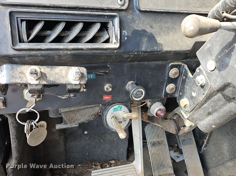 image for item NT9912 1988 International F9370  grain truck with trailer