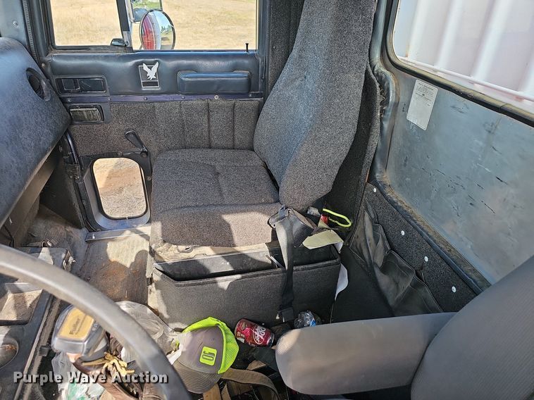 image for item NT9912 1988 International F9370  grain truck with trailer