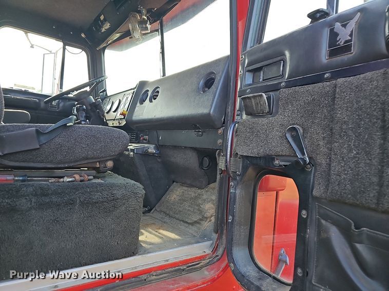 image for item NT9912 1988 International F9370  grain truck with trailer