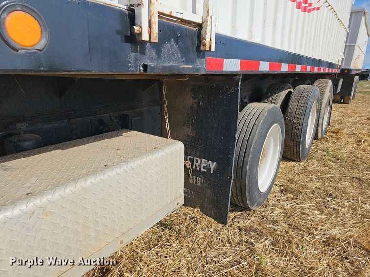 image for item NT9912 1988 International F9370  grain truck with trailer