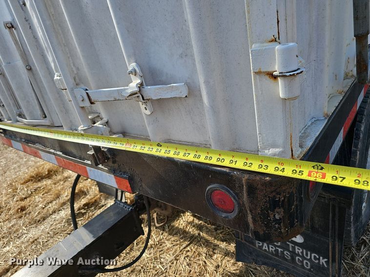 image for item NT9912 1988 International F9370  grain truck with trailer