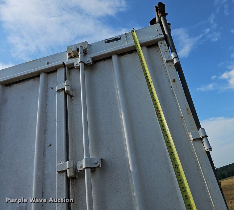 image for item NT9912 1988 International F9370  grain truck with trailer