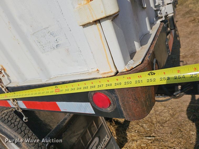 image for item NT9912 1988 International F9370  grain truck with trailer