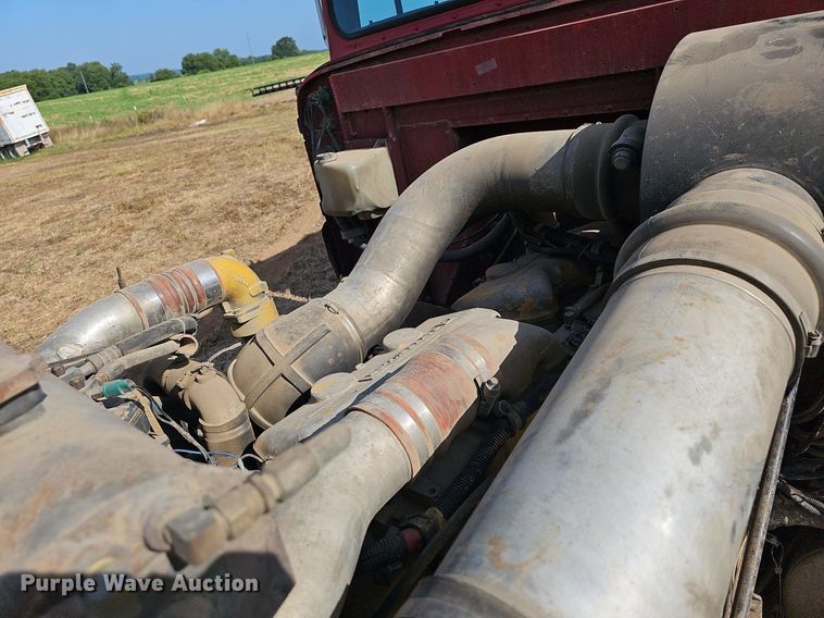 image for item NT9912 1988 International F9370  grain truck with trailer