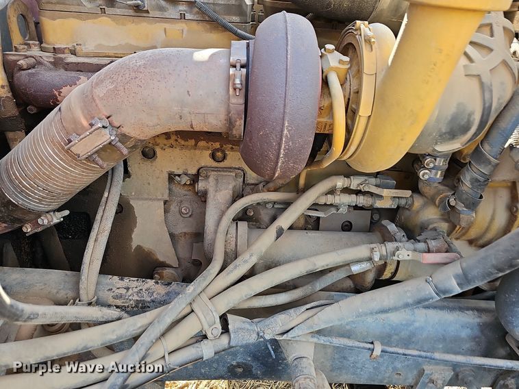 image for item NT9912 1988 International F9370  grain truck with trailer