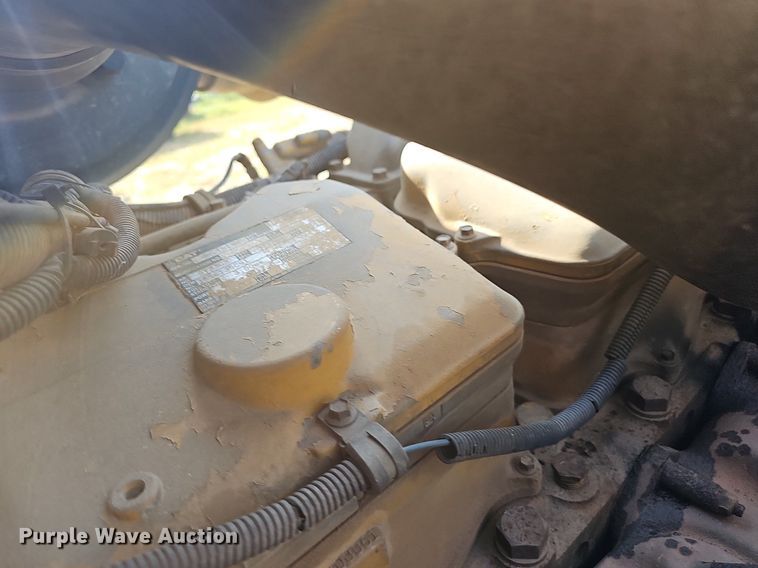 image for item NT9912 1988 International F9370  grain truck with trailer