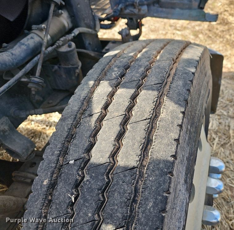 image for item NT9912 1988 International F9370  grain truck with trailer