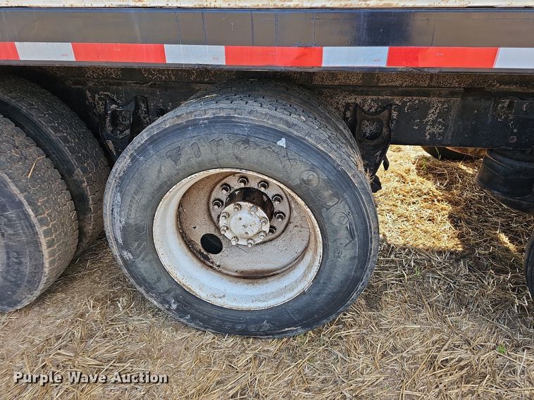 image for item NT9912 1988 International F9370  grain truck with trailer