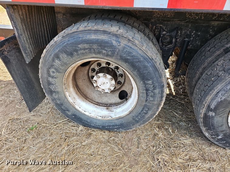 image for item NT9912 1988 International F9370  grain truck with trailer