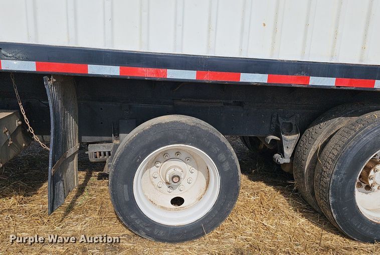 image for item NT9912 1988 International F9370  grain truck with trailer