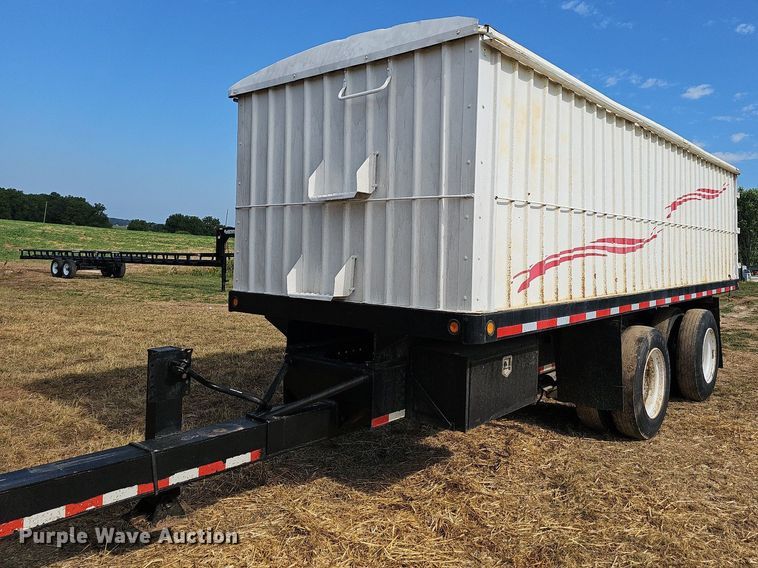 image for item NT9912 1988 International F9370  grain truck with trailer
