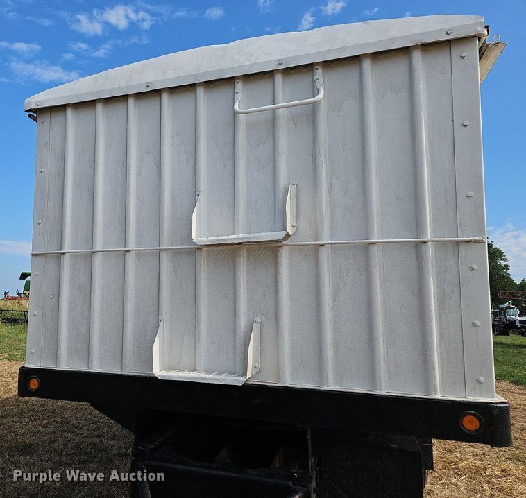 image for item NT9912 1988 International F9370  grain truck with trailer