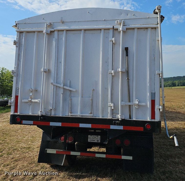 image for item NT9912 1988 International F9370  grain truck with trailer