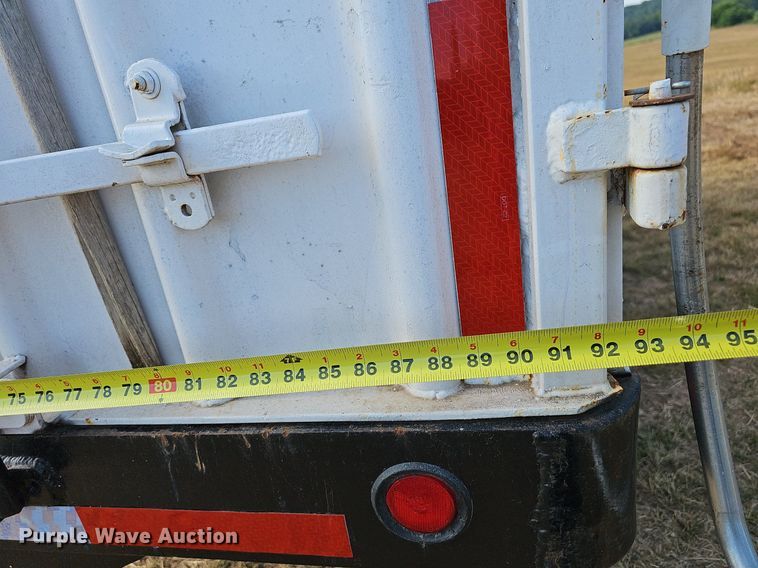 image for item NT9912 1988 International F9370  grain truck with trailer