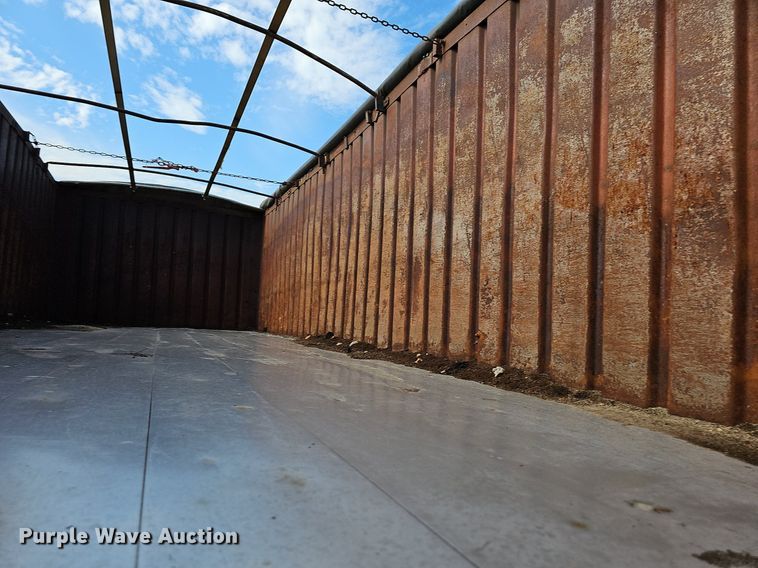 image for item NT9912 1988 International F9370  grain truck with trailer