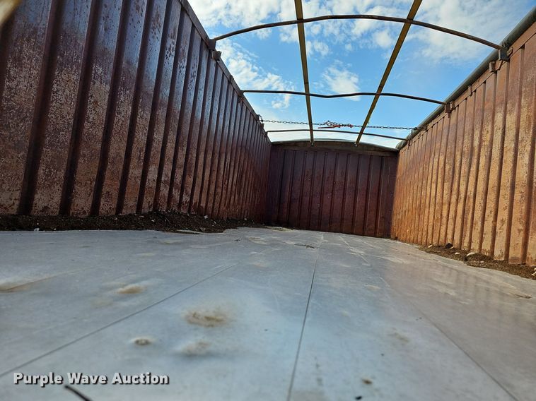 image for item NT9912 1988 International F9370  grain truck with trailer