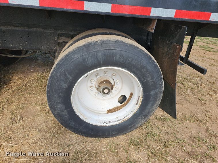 image for item NT9912 1988 International F9370  grain truck with trailer