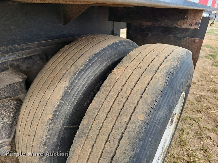 image for item NT9912 1988 International F9370  grain truck with trailer