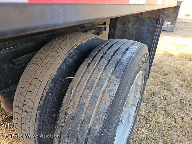 image for item NT9912 1988 International F9370  grain truck with trailer