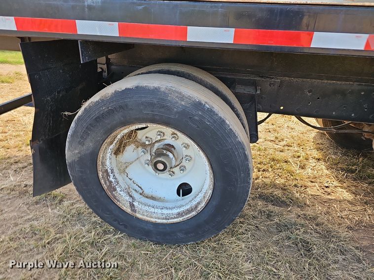 image for item NT9912 1988 International F9370  grain truck with trailer