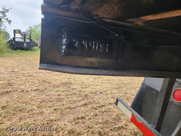 image for item NT9912 1988 International F9370  grain truck with trailer