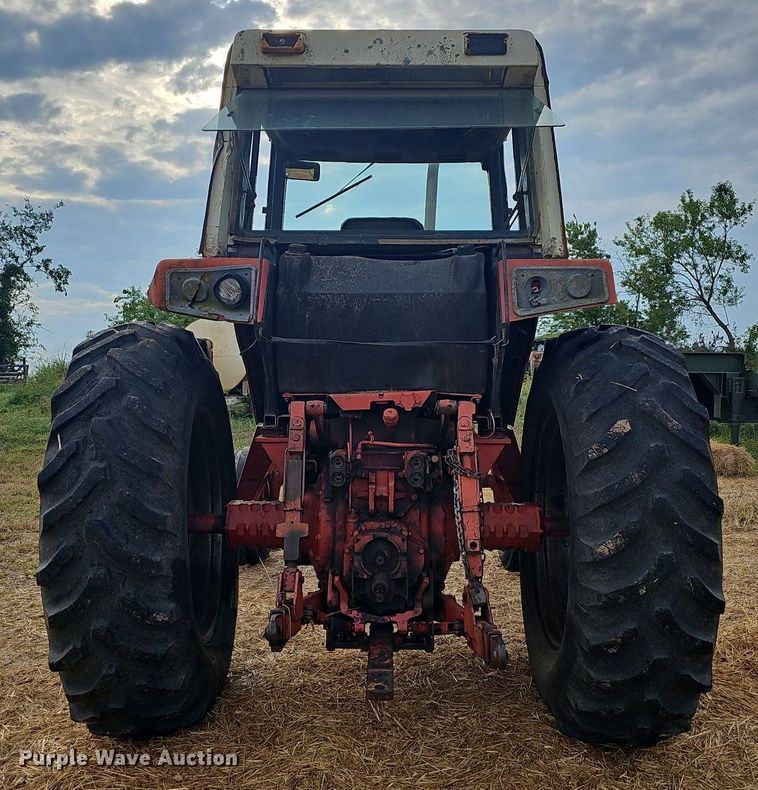 image for item NT9913 1977 International 986  tractor