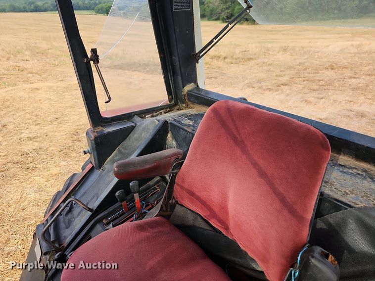 image for item NT9913 1977 International 986  tractor