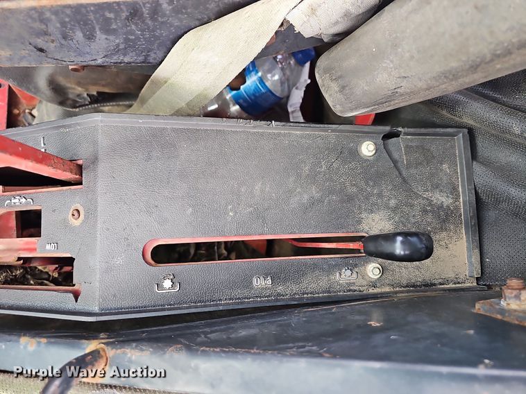 image for item NT9913 1977 International 986  tractor