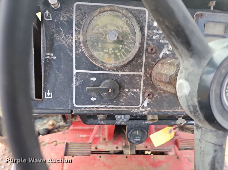 image for item NT9913 1977 International 986  tractor