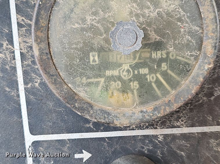 image for item NT9913 1977 International 986  tractor