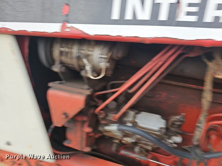 image for item NT9913 1977 International 986  tractor