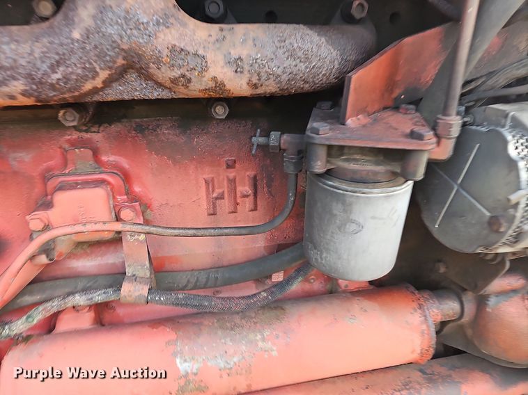 image for item NT9913 1977 International 986  tractor