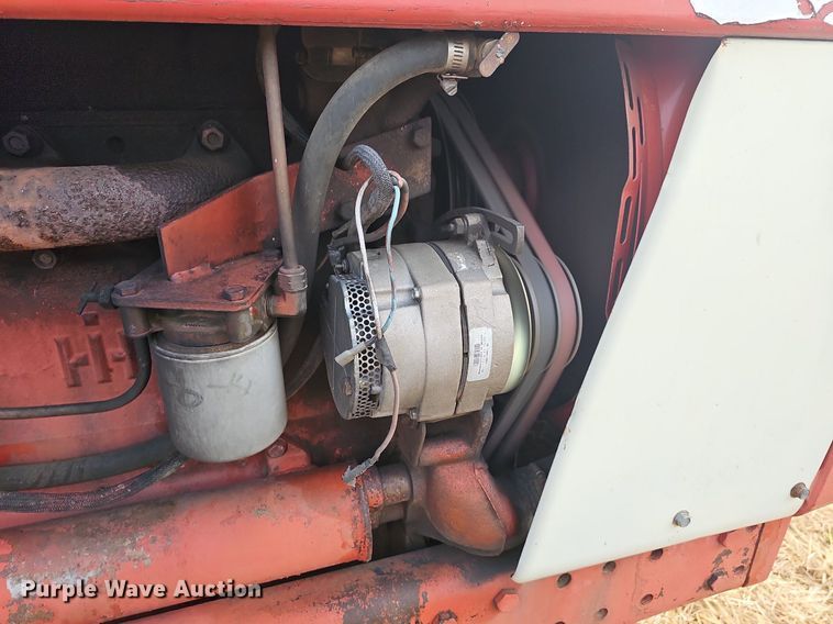 image for item NT9913 1977 International 986  tractor