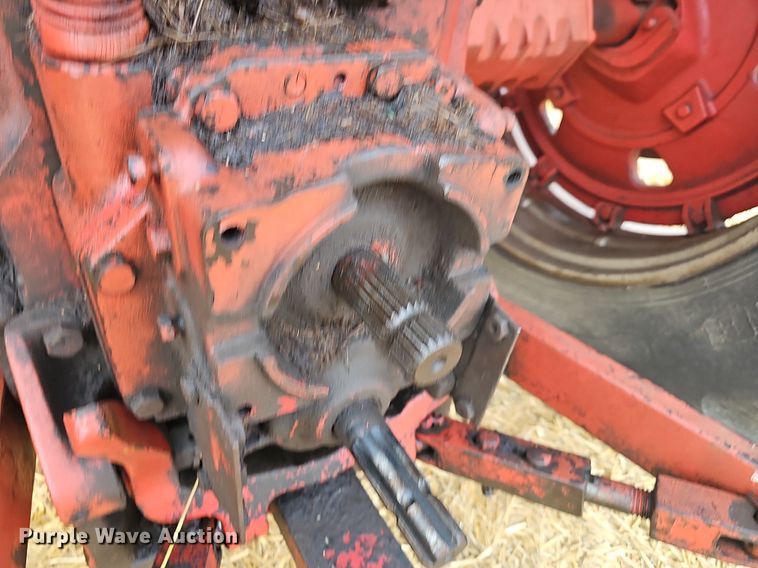 image for item NT9913 1977 International 986  tractor