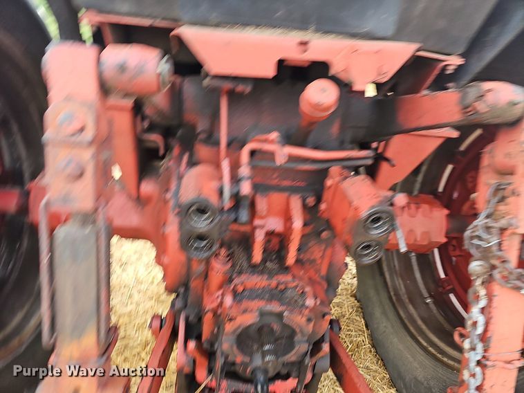 image for item NT9913 1977 International 986  tractor