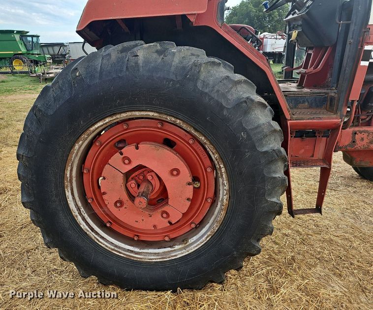 image for item NT9913 1977 International 986  tractor