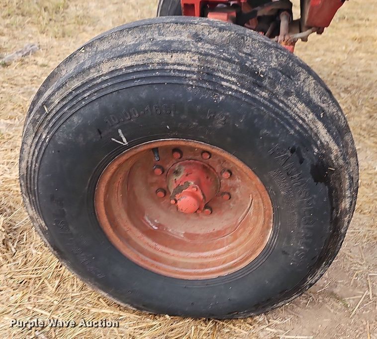 image for item NT9913 1977 International 986  tractor