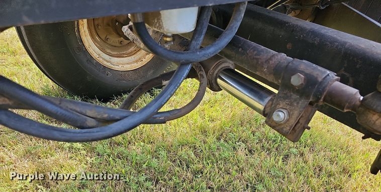 image for item NU9121 1981 Allis Chalmers 7045  tractor