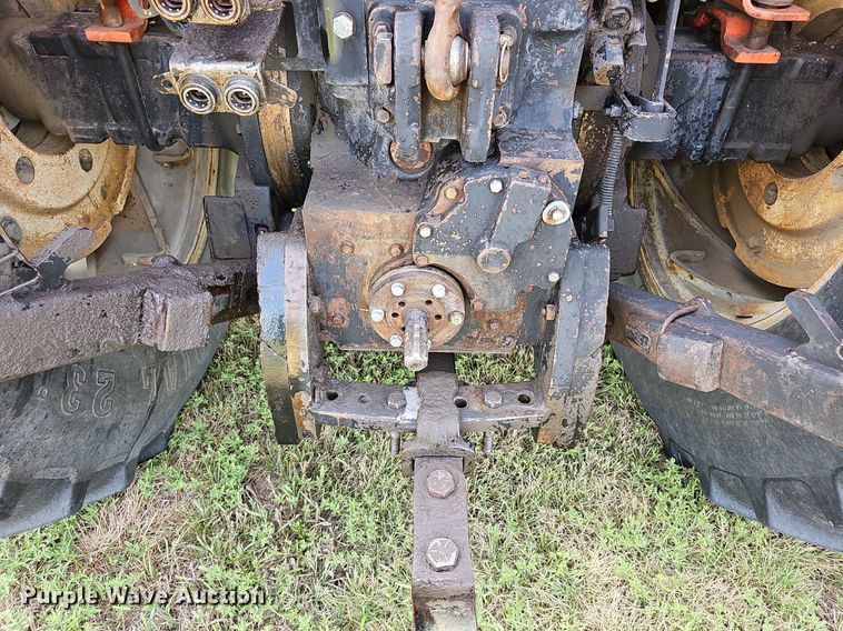 image for item NU9121 1981 Allis Chalmers 7045  tractor