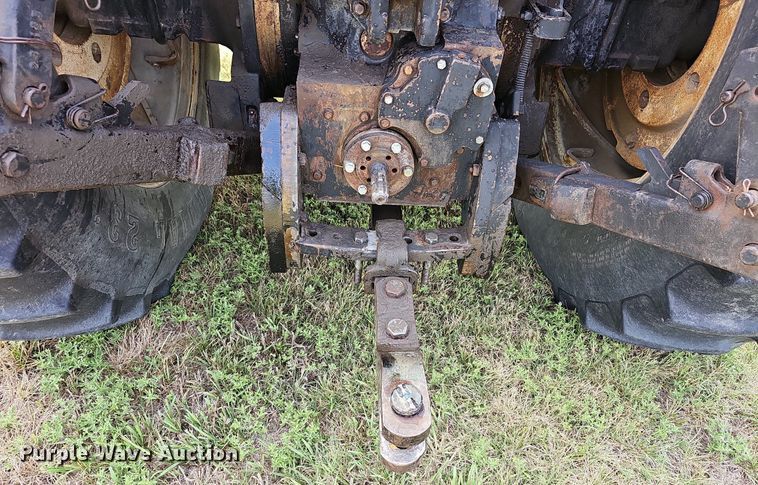 image for item NU9121 1981 Allis Chalmers 7045  tractor