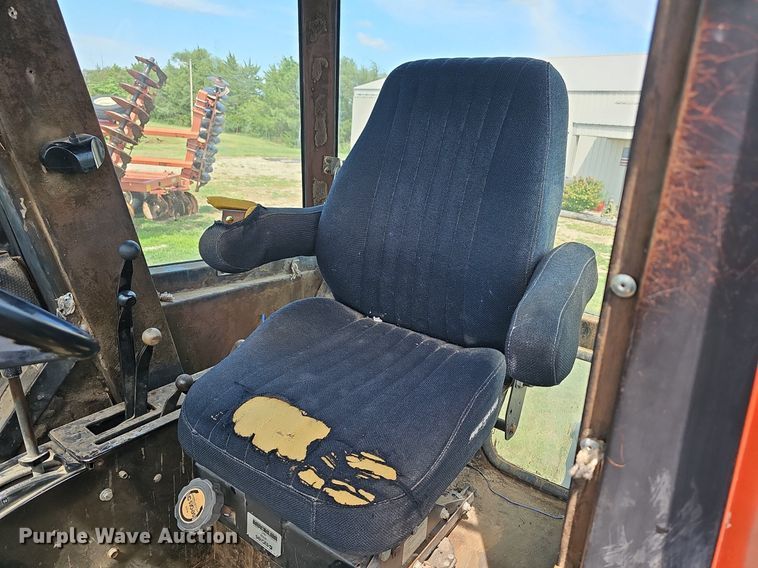 image for item NU9121 1981 Allis Chalmers 7045  tractor