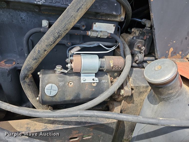 image for item NU9121 1981 Allis Chalmers 7045  tractor