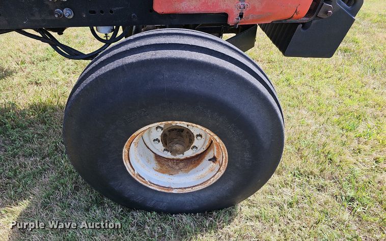 image for item NU9121 1981 Allis Chalmers 7045  tractor