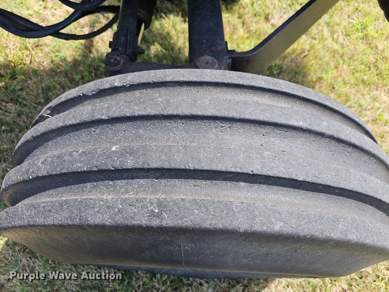 image for item NU9121 1981 Allis Chalmers 7045  tractor