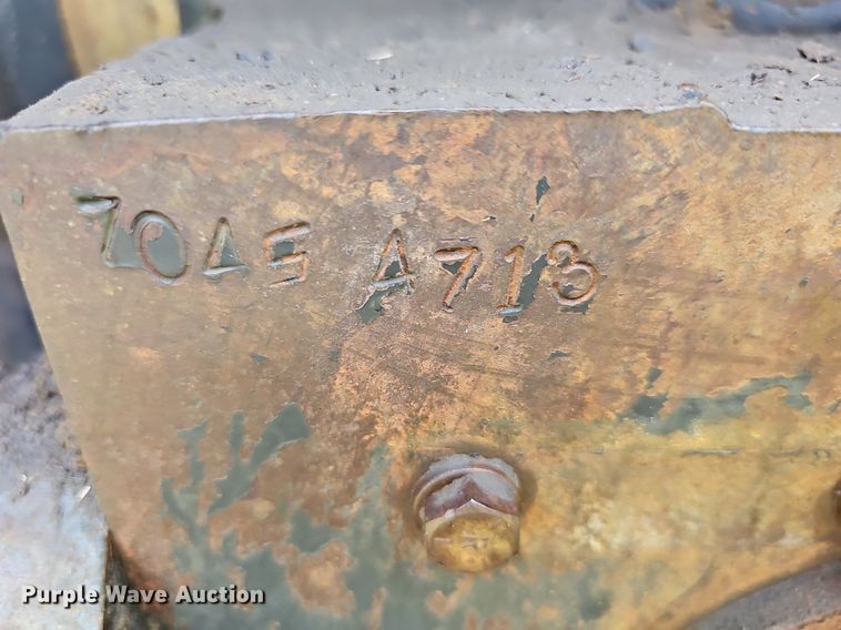 image for item NU9121 1981 Allis Chalmers 7045  tractor