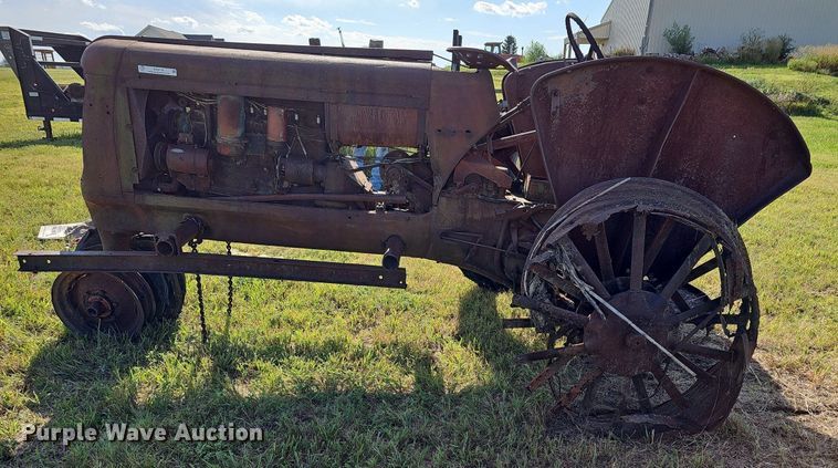 image for item NU9129 1941 Oliver 70  tractor