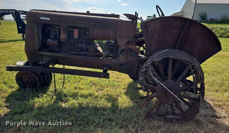 image for item NU9129 1941 Oliver 70  tractor