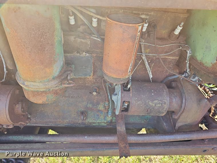 image for item NU9129 1941 Oliver 70  tractor