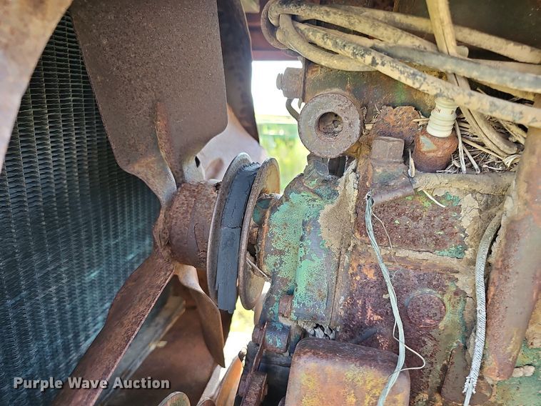 image for item NU9129 1941 Oliver 70  tractor